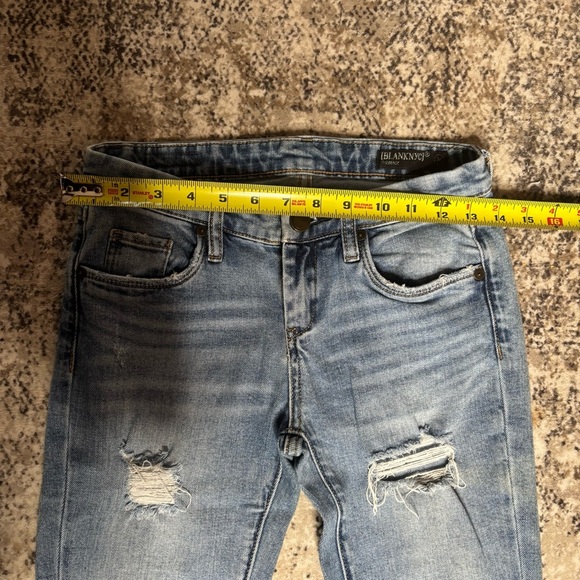 Blank NYC Light Wash Distressed Skinny Raw Hem Jeans Size 24 - Picture 3 of 7